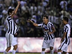 Libertad elimina a Cruz Azul con dos cabezazos letales