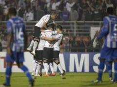 Corinthians avanza en la Libertadores