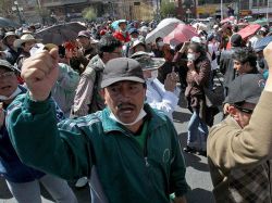 Morales no logra resolver los conflictos laborales