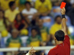 FIFA estudia someter a jueces a controles antidopaje