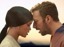 Espectacular video de Rihanna con Chris Martin de Coldplay