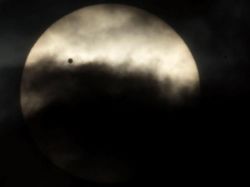 Planeta Venus inició su transición frente al Sol