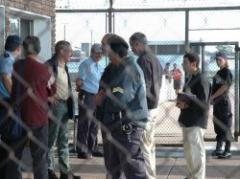 Retrasos en la construcción de los techos en patios del Comcar