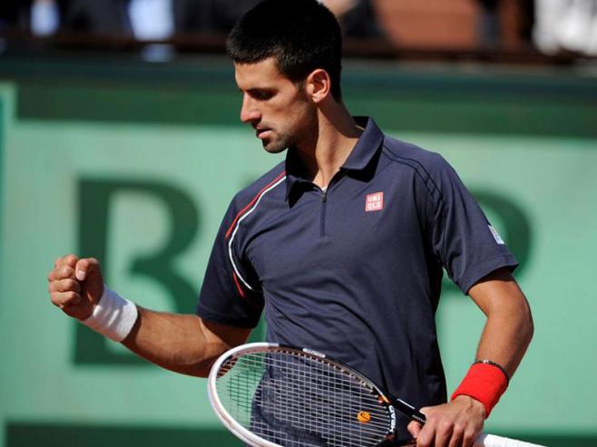 Djokovic liquidó a Federer en tres sets y es finalista