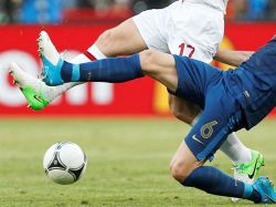 Ingleses y franceses debutaron con empate 1-1