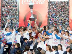 Otra estocada de Recoba y Nacional es campeón uruguayo