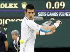 Un aplastante Djokovic se mete entre los ocho mejores