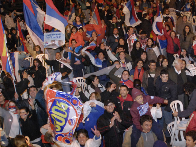 Un 41% votaría al FA en las elecciones, según Factum