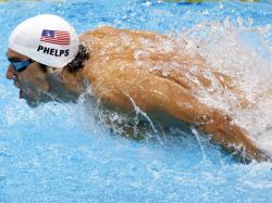 Phelps con el quinto mejor tiempo en 200 mariposa