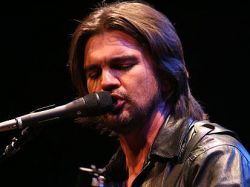 Juanes apoya iniciativa de Mujica sobre la marihuana