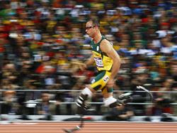 Pistorius termina frustrado su trabajo entre los "normales"