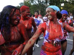 Arrancó el multitudinario carnaval de Notting Hill