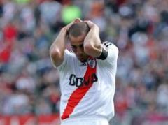 Racing derrota a River Plate y profundiza su crisis