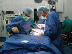 Gobierno y cirujanos negociarán este martes