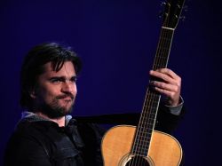 Excepcional show de Juanes en el Teatro de Verano