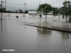 El total de evacuados por inundaciones es de 265