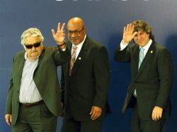 Primer mundo "no está a la altura" de una salida a crisis