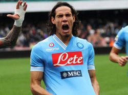 Napoli golea y "El Matador" Cavani siempre está