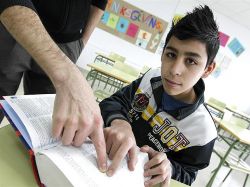 Un niño español que devora diccionarios corrigió a Larousse