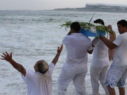 Brasil: miles de personas homenajearon a Iemanjá