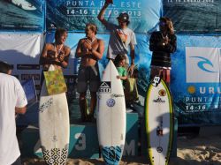 Iturria campeón de tercera etapa de Circuito de Surf