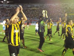 Zalayeta le regala a Peñarol la primer sonrisa del 2013