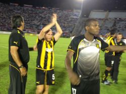 Zalayeta le regala a Peñarol la primer sonrisa del 2013