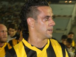 Zalayeta le regala a Peñarol la primer sonrisa del 2013