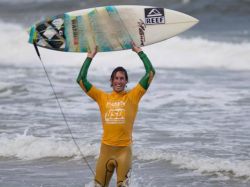 Con "Luisma" Iturria, campeón latinoamericano de surf, el primer uruguayo que cobra un sueldo por surfear