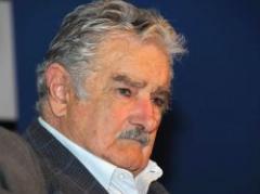 Mujica retoma actividad con primera reunión de gabinete