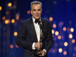 Daniel Day-Lewis gana Oscar de mejor actor por "Lincoln" Daniel Day-Lewis gana Oscar de mejor actor por "Lincoln"
