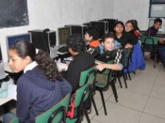 Unesco pide aplicar Internet para reducir el analfabetismo