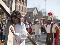 Imágenes de la celebración del Viernes Santo en el mundo