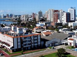 Punta del Este y Piriápolis con gran cantidad de turistas