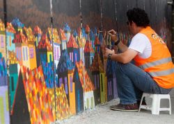 Artistas buscan convertir muros de Quito en galería urbana