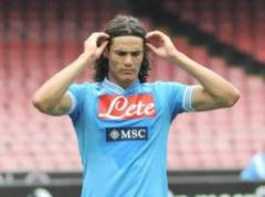 Cavani anotó para Napoli