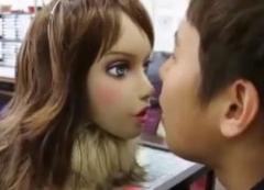 Crean robots para avisar del mal aliento y el olor de pies