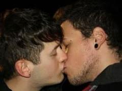 Estudian conductas de hombres que tienen sexo con hombres