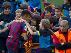 Neymar llegó a ayudar a Messi a "seguir siendo el mejor"