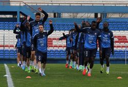 Le bleu hizo playa en Carrasco antes del choque ante Uruguay