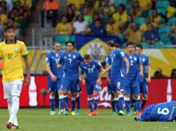 Brasil sufrió pero cumplió y sería rival de Uruguay