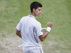 Djokovic desarma a Chardy en la central de Wimbledon