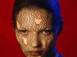 Subastarán fotos y cuadros con imagen de Kate Moss