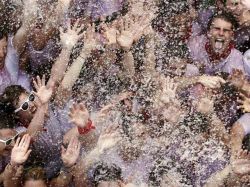 Miles de personas celebraron el inicio de San Fermín