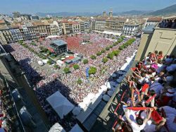 Miles de personas celebraron el inicio de San Fermín