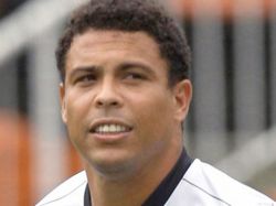 Ronaldo "piensa seriamente" en comprar Playboy Brasil Ronaldo "piensa seriamente" en comprar Playboy Brasil