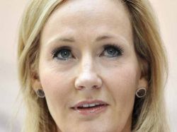 Rowling acepta donación de firma que reveló su seudónimo