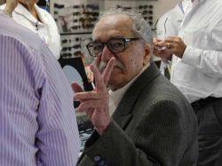 García Márquez reapareció en público en centro comercial