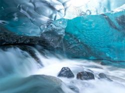 El corazón de un glaciar: frío y magia en fotos