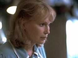 Mia Farrow dice que su hijo podría ser de Frank Sinatra